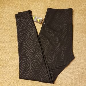 Two NWT pairs of old navy exercise yoga capris M